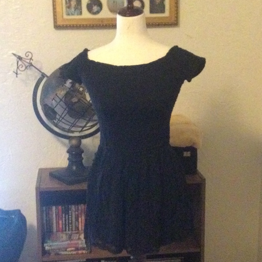 Hollister Black Scrunchy Romper shorts